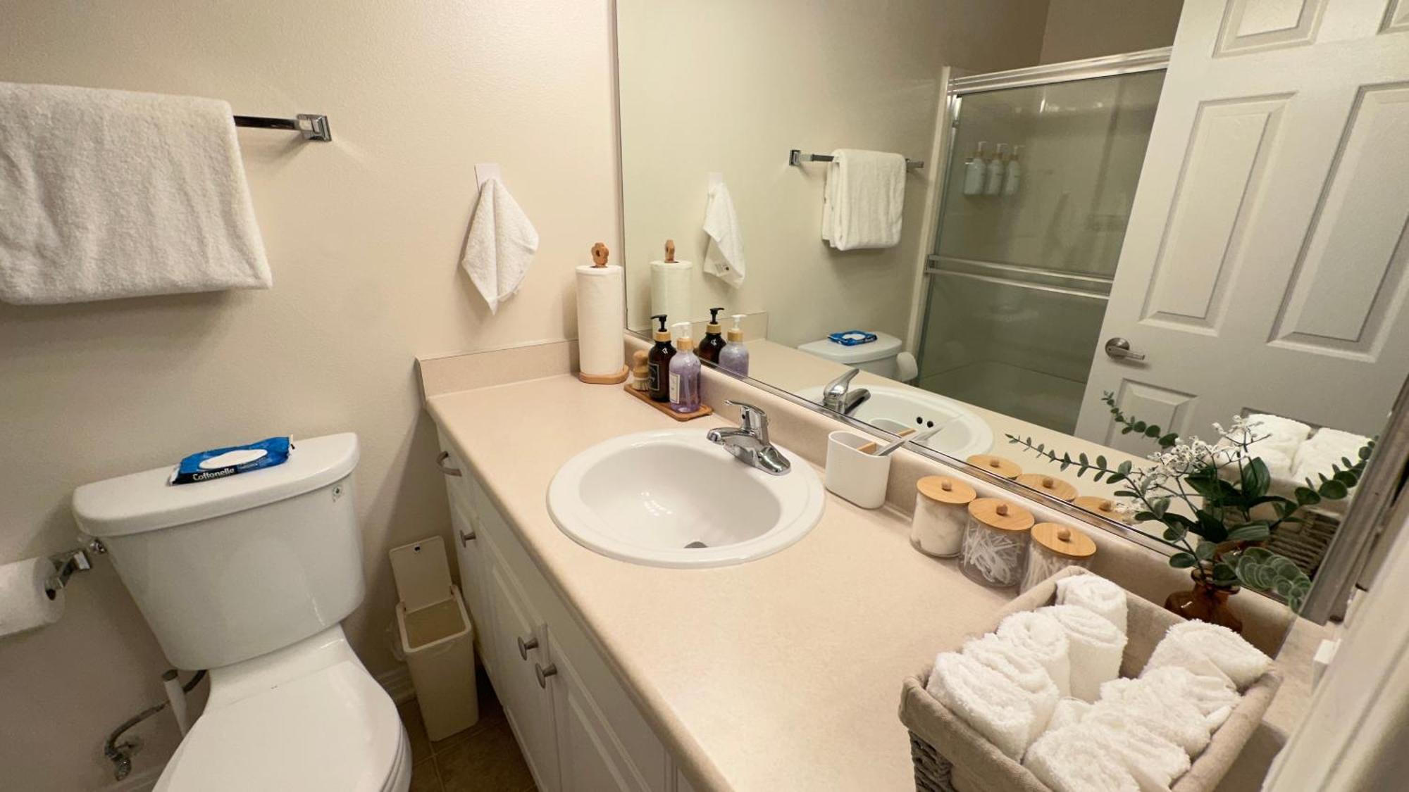 Oceanside Serenity,master Bedroom With Private Bathroom With Free Parking In Mdr *
